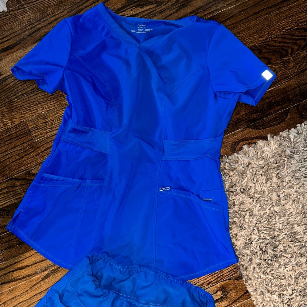 Cherokee infinity scrub top